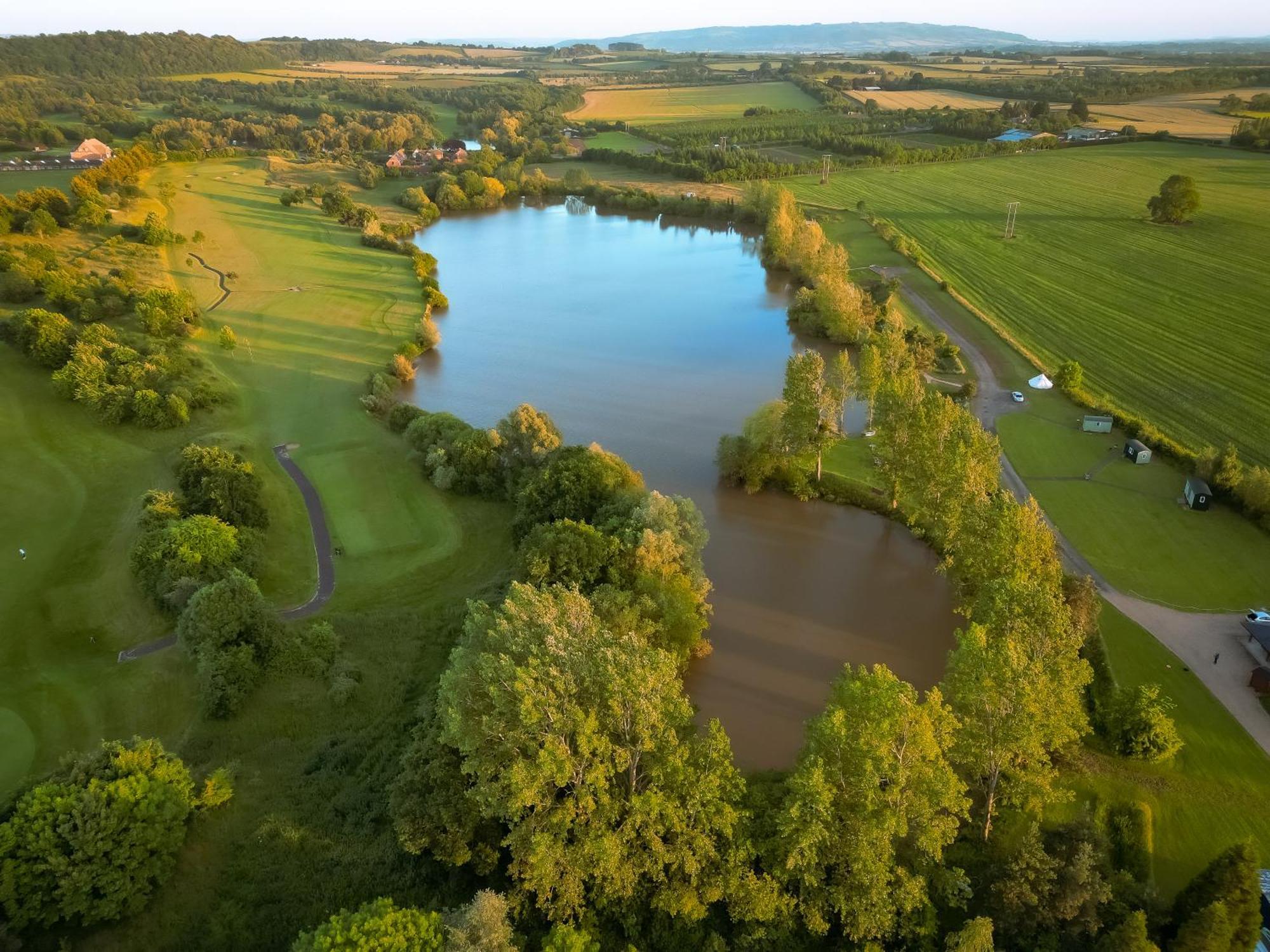 'Swan' Lakeview Lodge Bishampton Zewnętrze zdjęcie